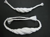 白しめ縄